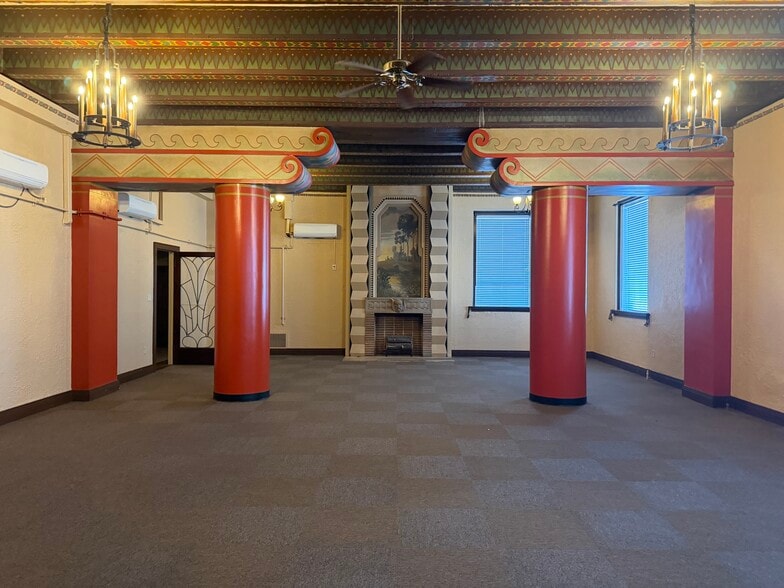 More Photos Of 200 N 11th St, Fort Smith Religious Facility For Sale