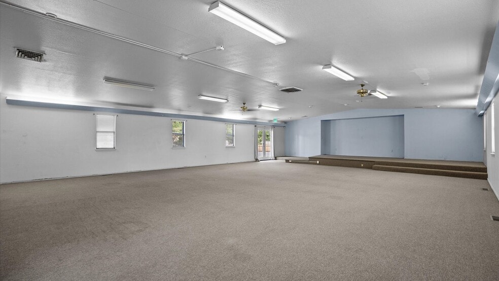 More Photos Of 2935 Patterson Rd, Grand Junction Specialty For Sale