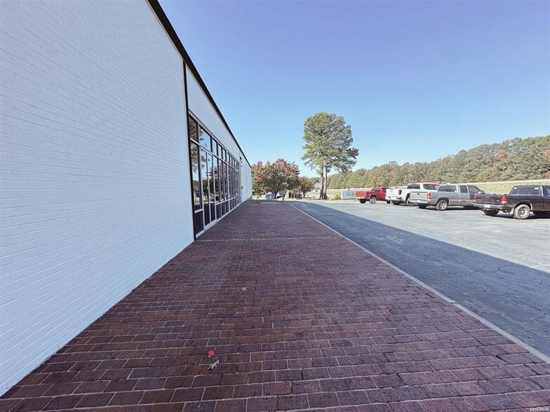 More Photos Of 8023 Interstate 30, Little Rock Light Manufacturing For Lease