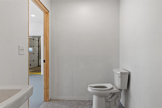 More Photos Of 233 W Clark St, Stevens Point Auto Repair For Sale