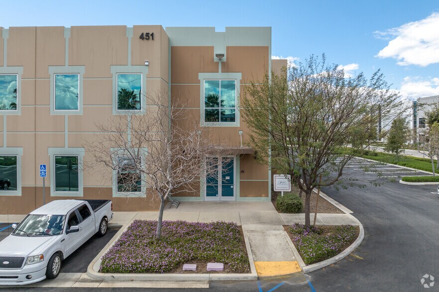 More Photos Of 451 Alabama St, Redlands Distribution For Lease