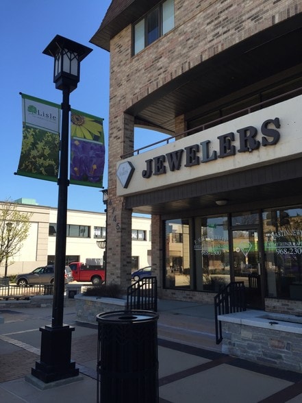 More Photos Of 4745-4755 Main St, Lisle Apartments For Lease