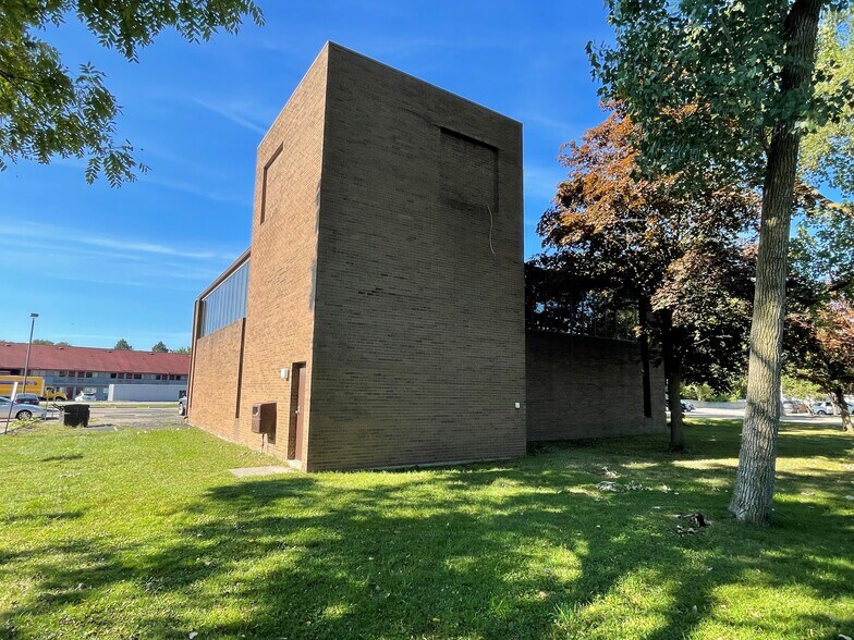 More Photos Of 2500 Rochester Ct, Troy Light Manufacturing For Sale