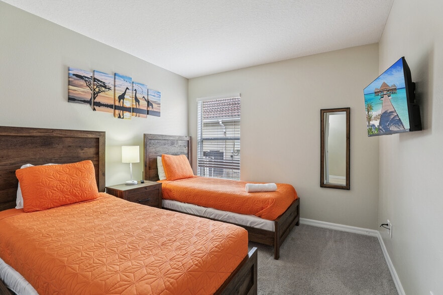 More Photos Of 136 Rosso Dr, Davenport Specialty For Sale