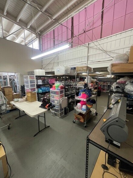 More Photos Of 851 E 60th St, Los Angeles Warehouse For Sale