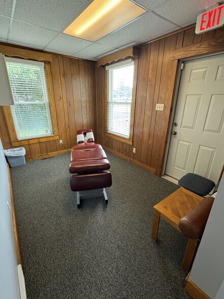 More Photos Of 1134 Troy Schenectady Rd, Latham Medical For Sale