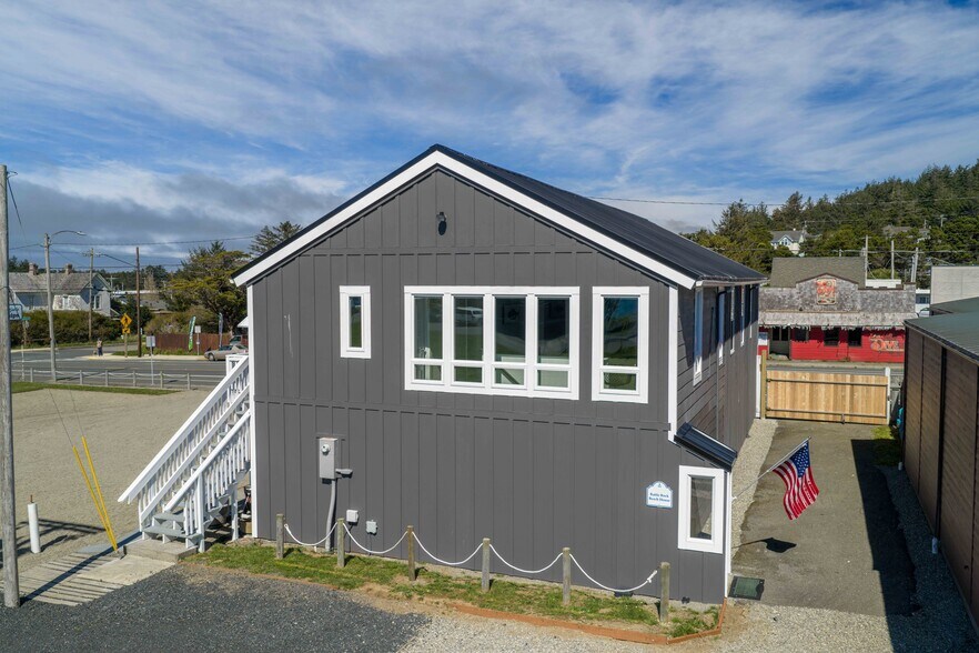 More Photos Of 267 W Sixth St, Port Orford Storefront Retail Residential For Sale