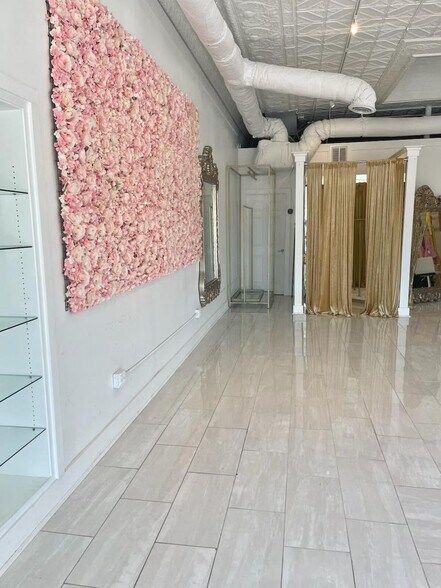 More Photos Of 5037 Union St, Union City Storefront For Sale