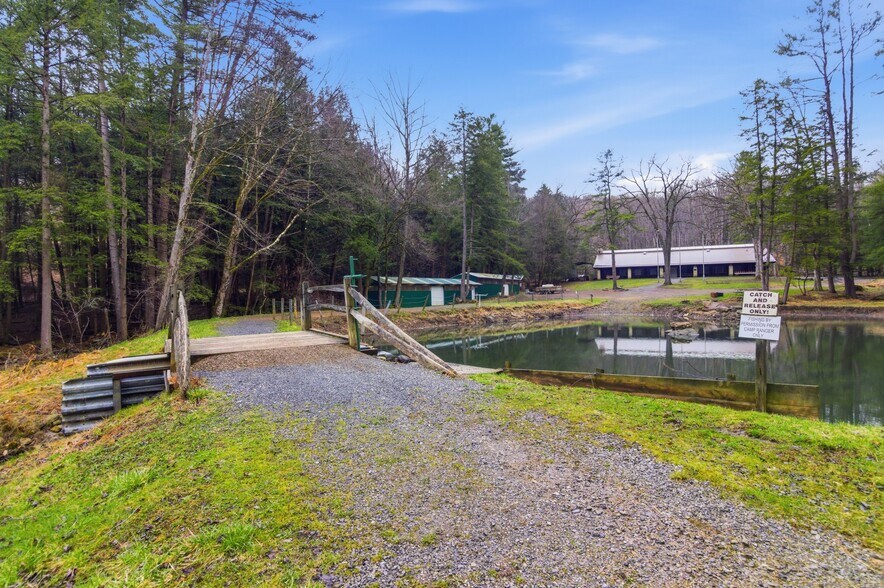 More Photos Of 89 Nolan Rd, Penfield General Retail For Sale