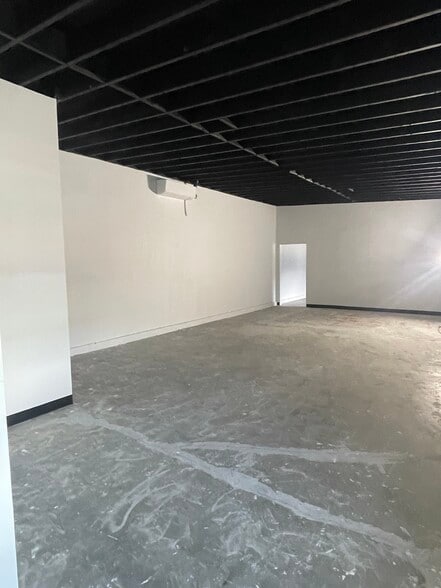More Photos Of 7307-7309 Canoga Ave, Canoga Park Restaurant For Lease
