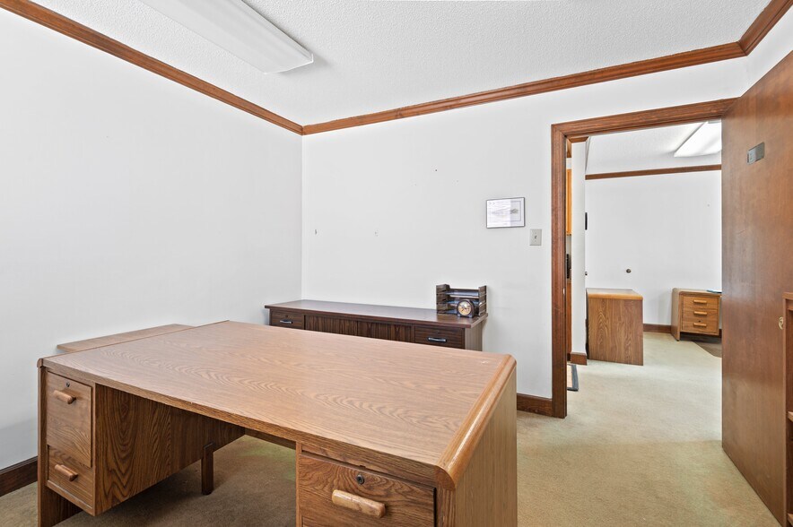 More Photos Of 350 Crompton St, Charlotte Industrial For Sale