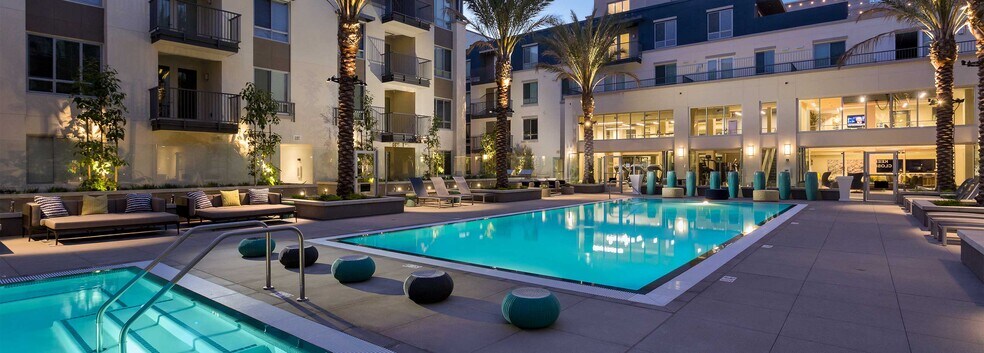 More Photos Of 7400 Center Ave, Huntington Beach Apartments For Lease
