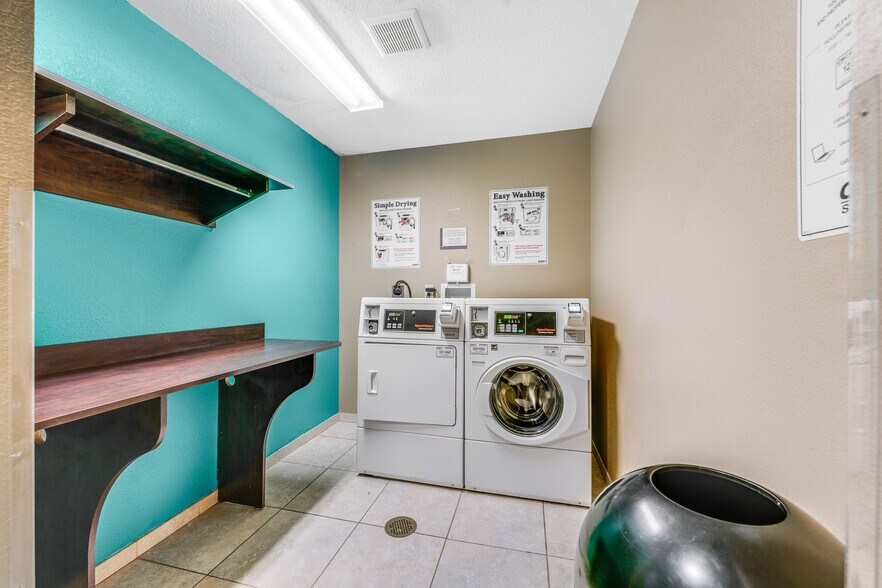 More Photos Of 20 Southland Dr, Fairmont Hotel For Sale