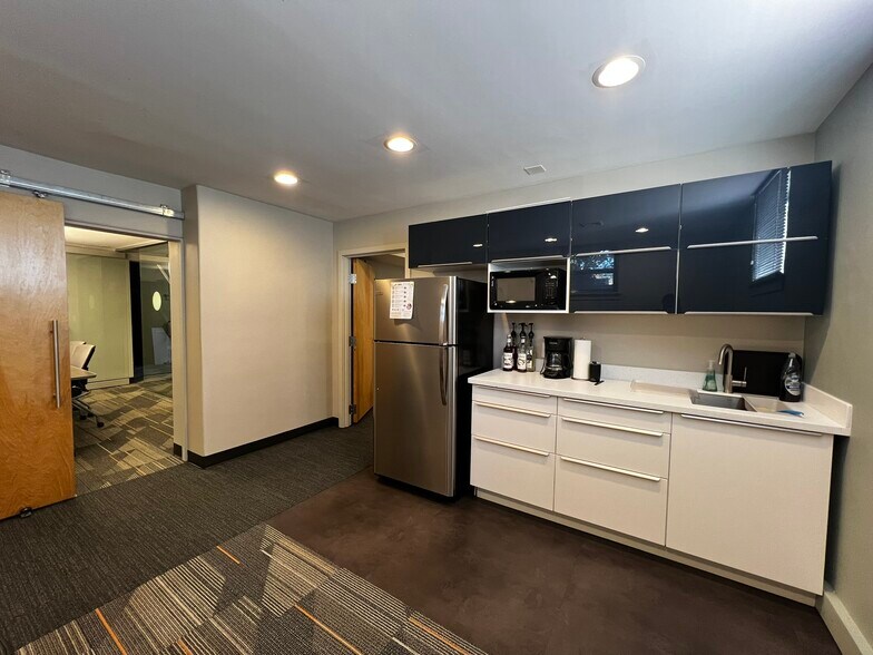 More Photos Of 711 N Cascade Ave, Colorado Springs Office For Lease