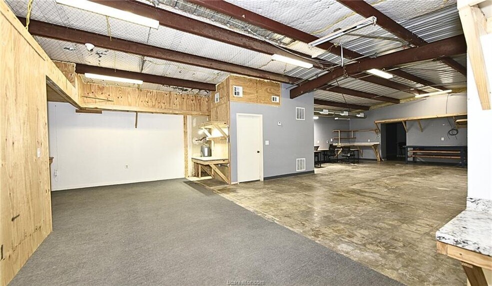 More Photos Of 409 N Stone St, Caldwell Flex For Lease