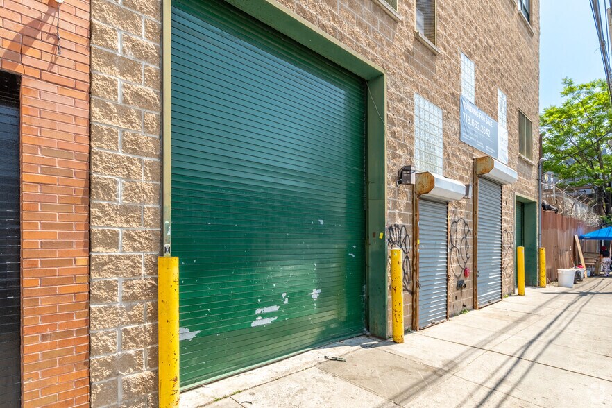 More Photos Of 37-31 10th St, Long Island City Light Distribution For Sale