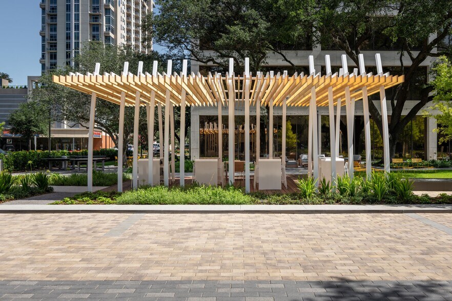 More Photos Of 5333 Westheimer Rd, Houston Office For Lease