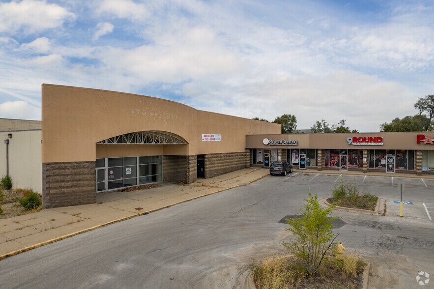 More Photos Of 2329 S Iowa St, Lawrence Unknown For Lease