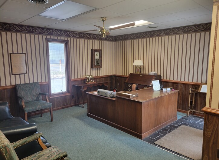 More Photos Of 710 Denbigh Blvd, Newport News Office For Sale
