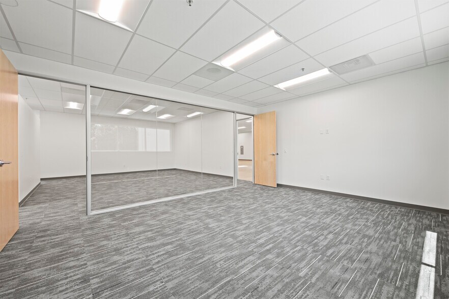 More Photos Of 1180 O'Brien Dr, Menlo Park Research And Development For Lease