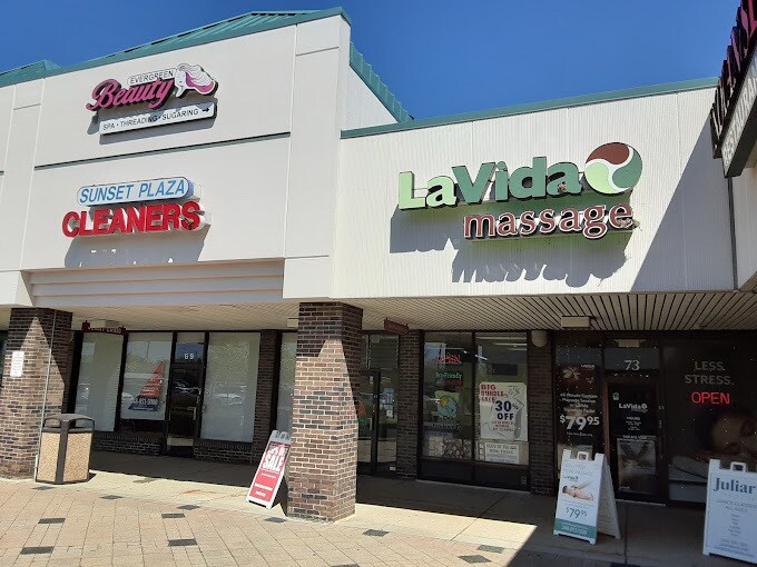 More Photos Of 31-125 E Long Lake Rd, Troy Unknown For Lease