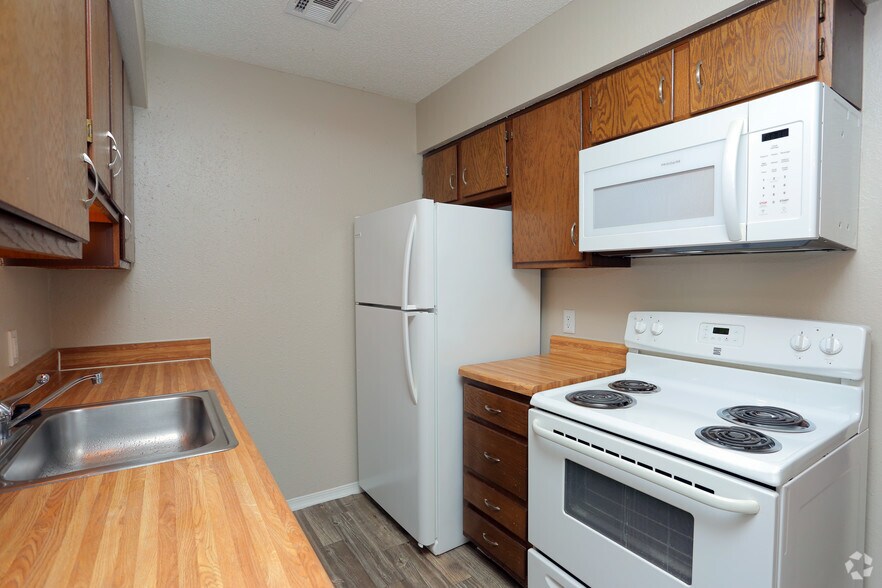 More Photos Of 6326 S 107th East Ave, Tulsa Apartments For Sale