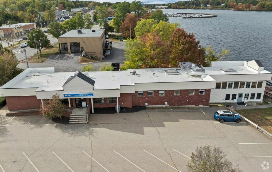 More Photos Of 1266 Union Ave, Laconia Veterinarian Kennel For Sale