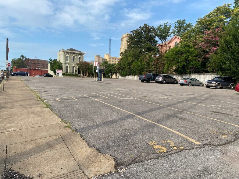 More Photos Of 254 Adams, Memphis Land For Sale