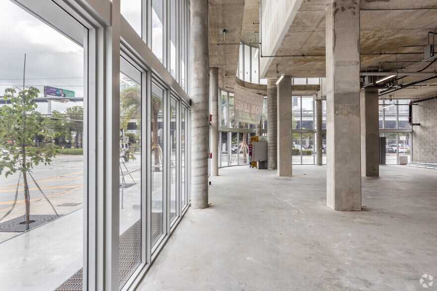 More Photos Of 420 SW 7th St, Miami Office For Lease