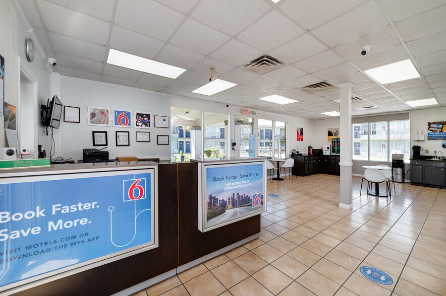 More Photos Of 1103 King Rd, Tifton Hotel For Sale