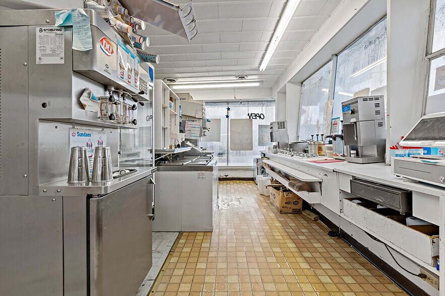 More Photos Of 321 N 4th St, Youngwood Freestanding For Sale