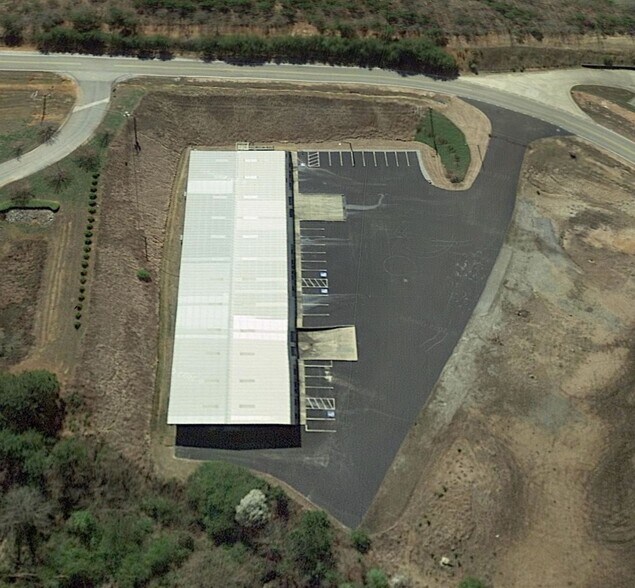 More Photos Of 230 Industrial Park Rd, Baldwin Warehouse For Sale