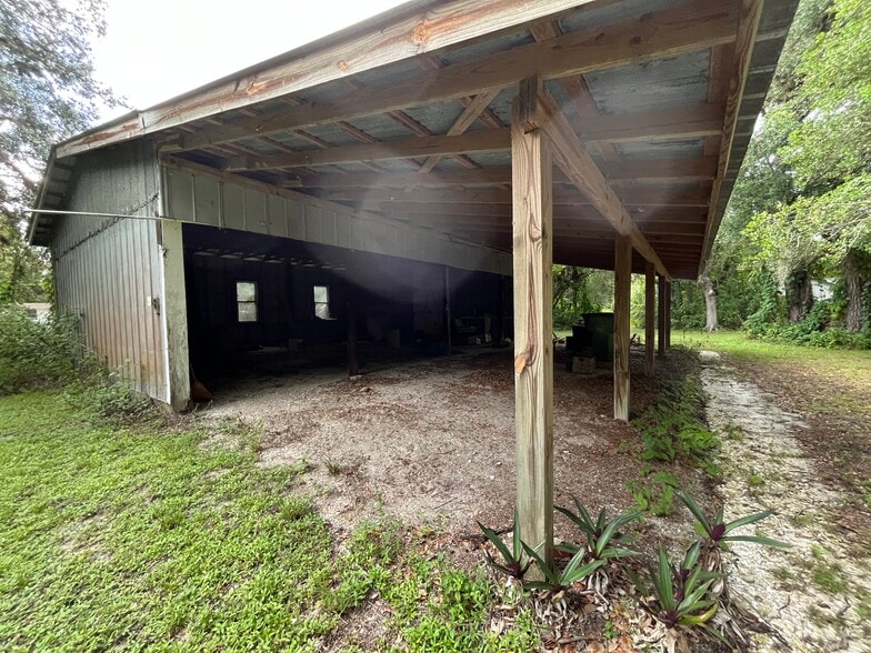 More Photos Of S Oak Street, LaBelle Medical For Sale