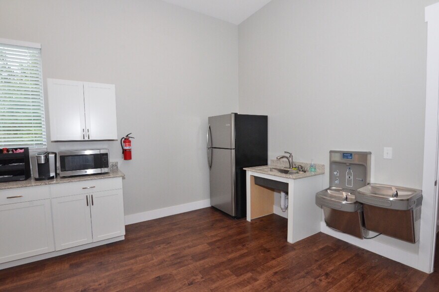 More Photos Of 2440 E Hwy 290, Dripping Springs Medical For Lease