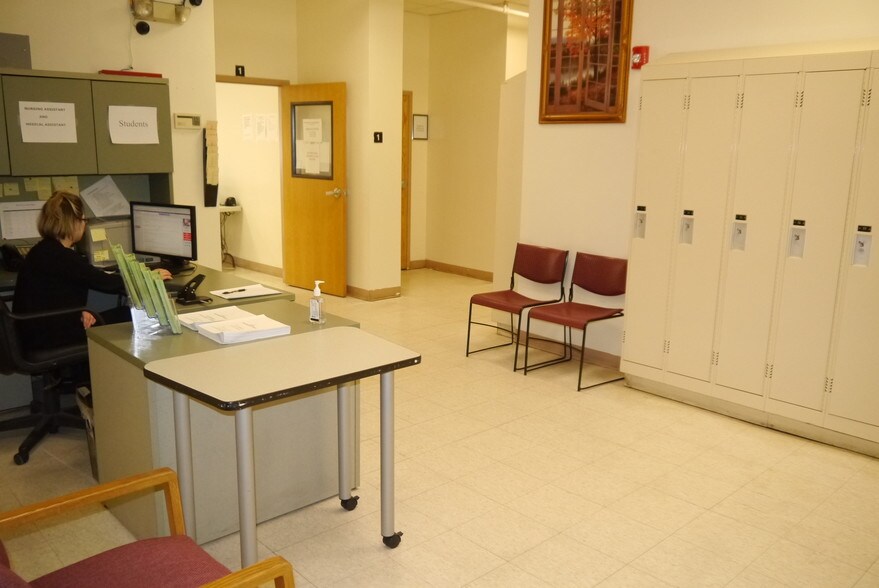 More Photos Of 910 Bergen Ave, Jersey City Office For Lease