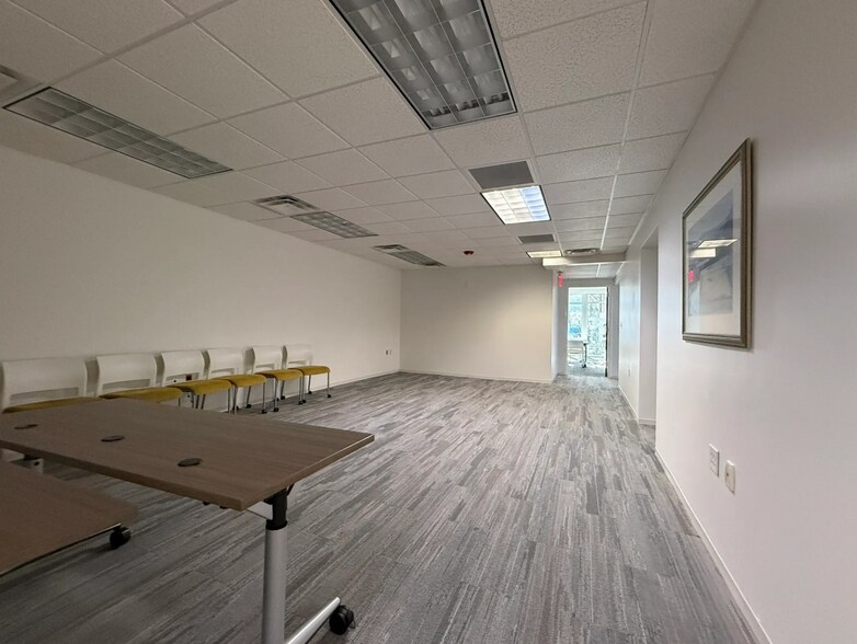 More Photos Of 276 East Bay St, Charleston Storefront Retail Office For Lease