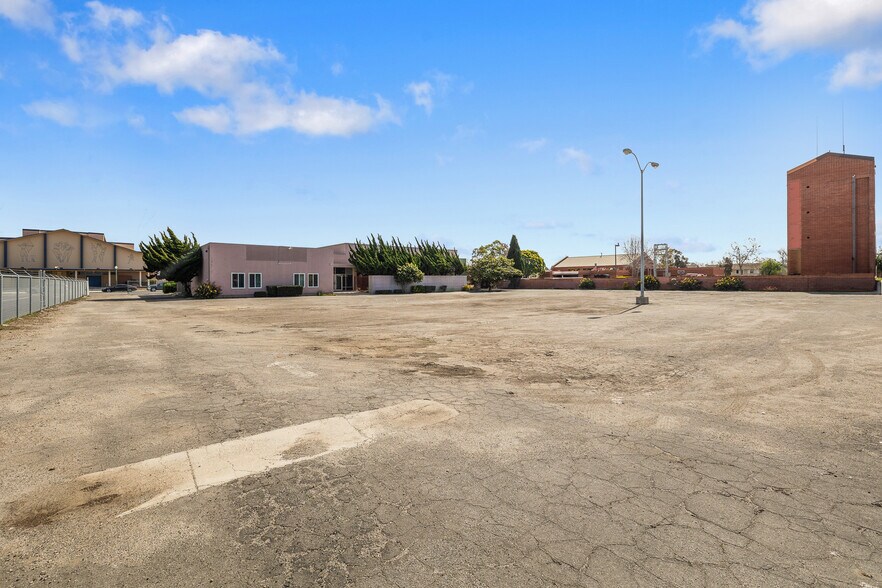 More Photos Of 375 S K St, Oxnard Religious Facility For Sale