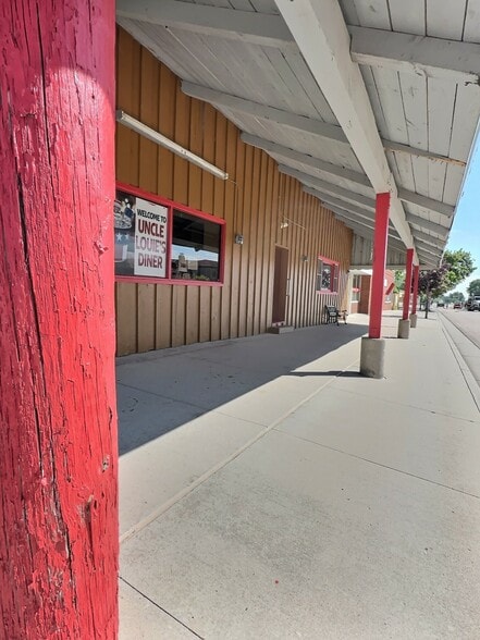 More Photos Of 203 E Cleveland St, Sundance Storefront Retail Office For Sale