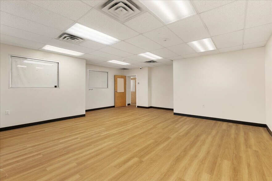 More Photos Of 170 Township Line Rd, Hillsborough Office For Lease