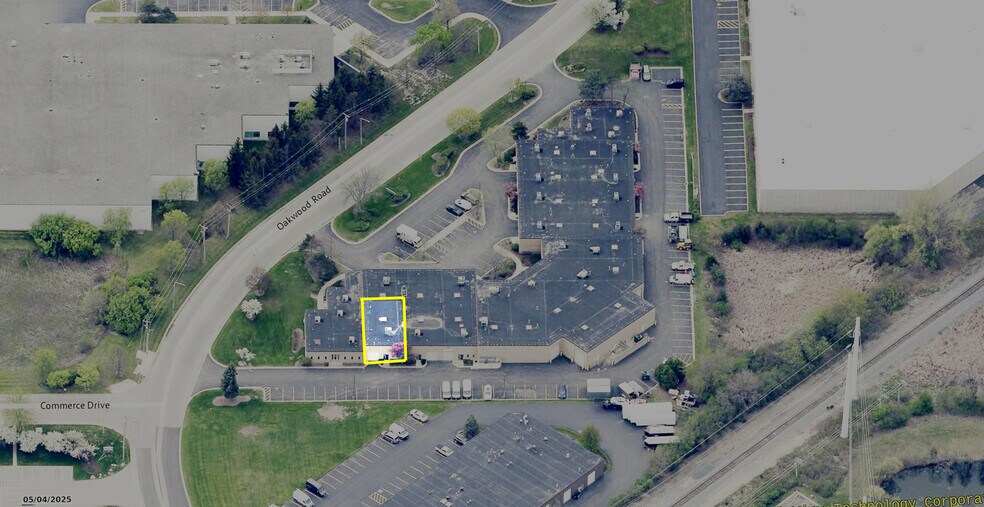 More Photos Of 785 Oakwood Rd, Lake Zurich Warehouse For Sale