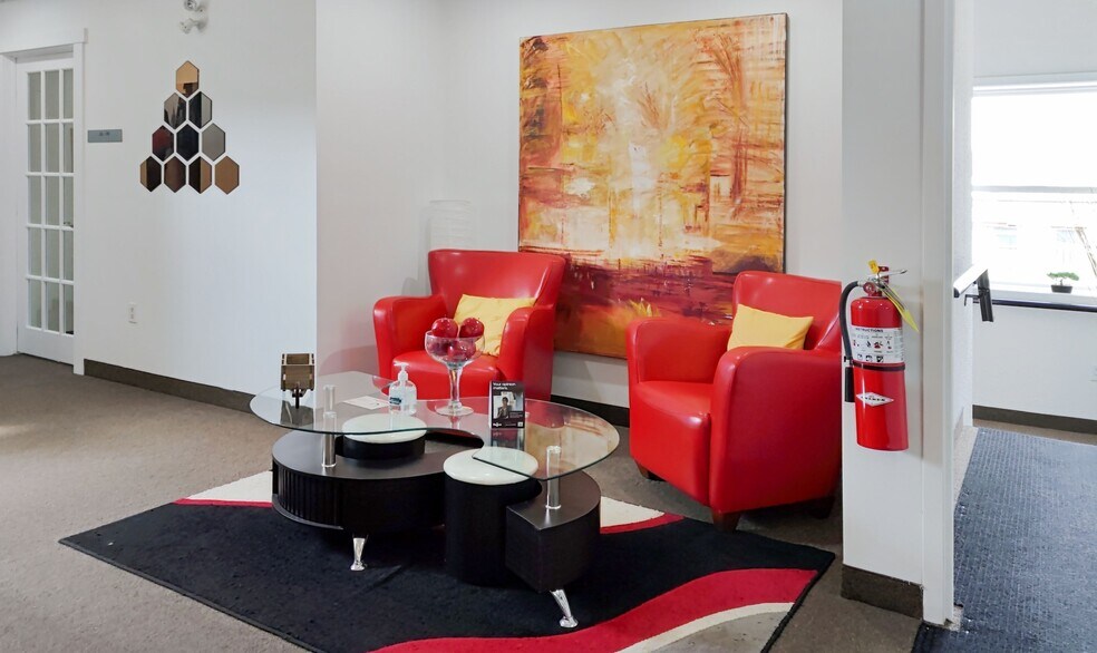 More Photos Of 640 3 St SE, Medicine Hat Coworking Space