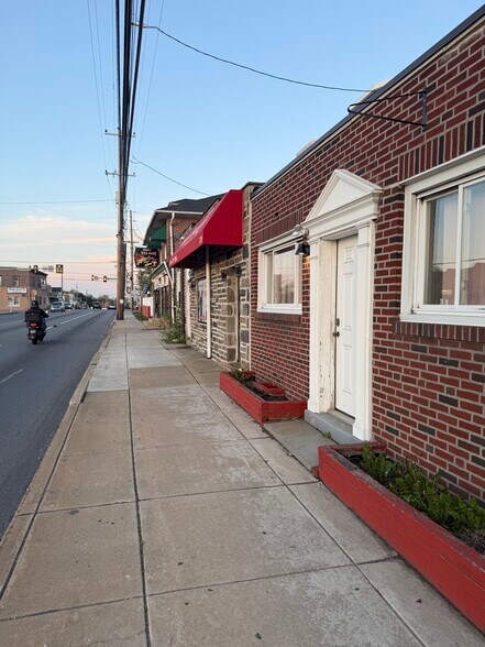 More Photos Of 2216 Macdade Blvd, Holmes Medical For Lease