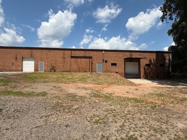 More Photos Of 106 Somerset Dr, Conover Manufacturing For Lease