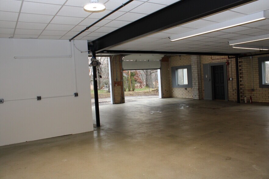 More Photos Of 6 Old Essex Rd, Ipswich Warehouse For Sale