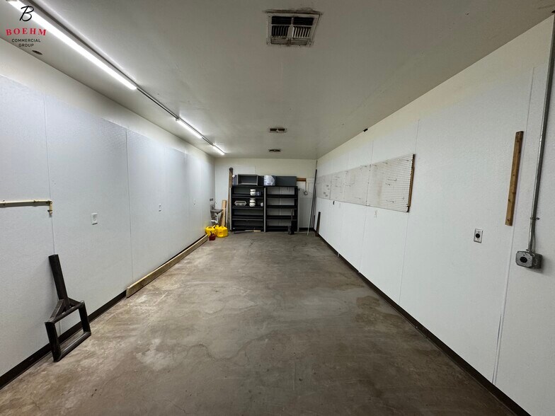 More Photos Of 129 Industrial Dr, Boerne Warehouse For Lease
