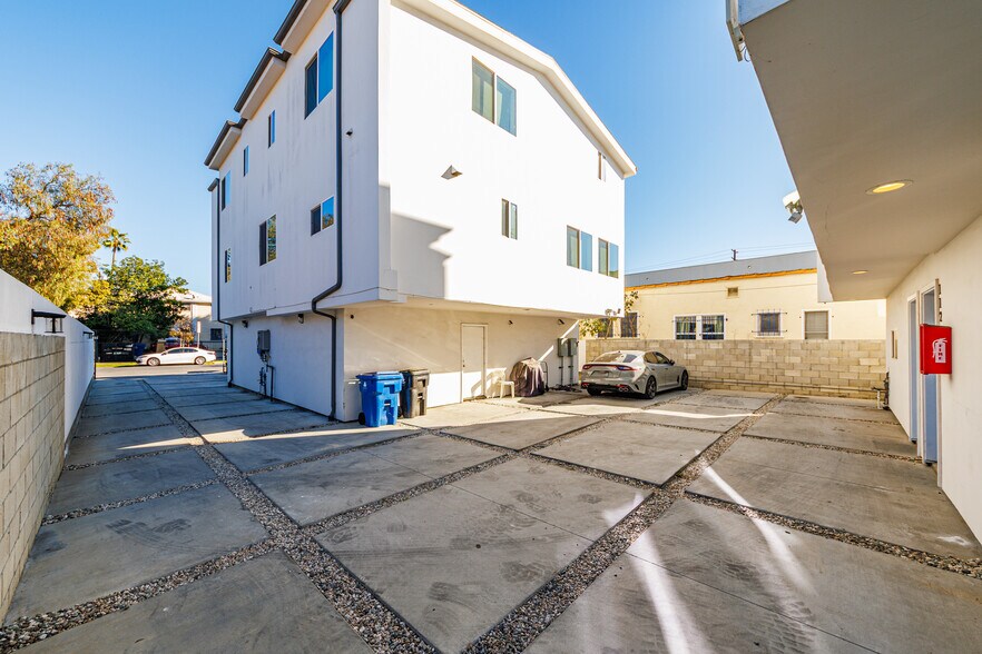 More Photos Of 1121 N Berendo St, Los Angeles Multifamily For Sale