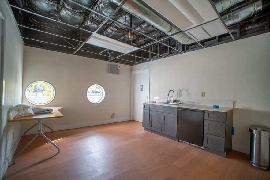 More Photos Of 1113 Del Paso Blvd, Sacramento Warehouse For Sale