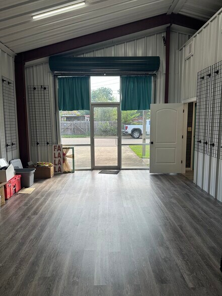 More Photos Of 904 Pine Ave, Eufaula Warehouse For Sale