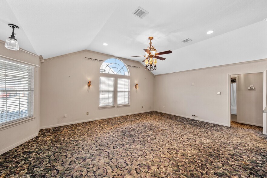 More Photos Of 103-105 E Center Street, Lorena Storefront For Sale