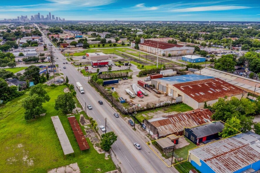 More Photos Of 7629 Harrisburg Blvd, Houston Land For Lease
